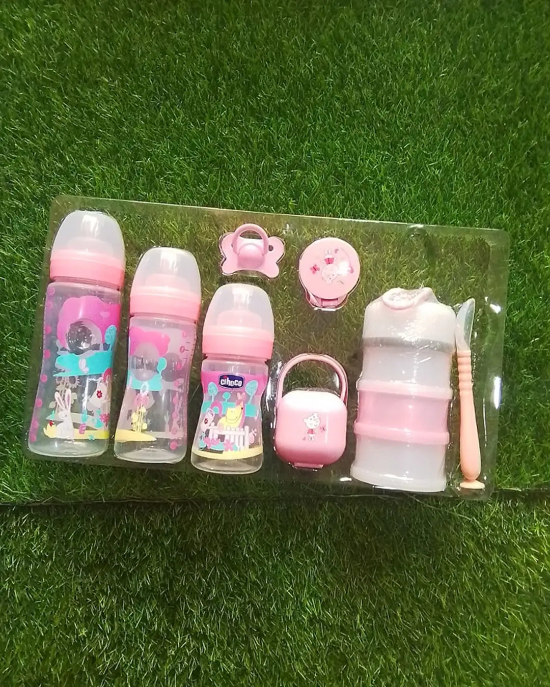 8 Piece baby bottle set